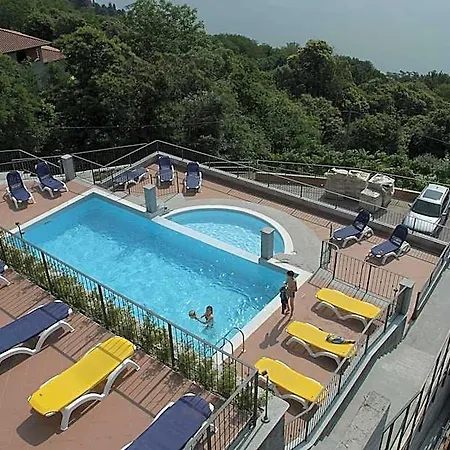 Il Vigneto Aparthotel 3*